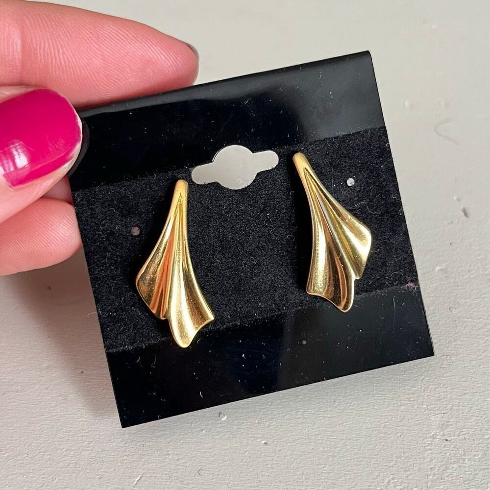 VTG Trifari Gold Tone Wing Curtain Earrings Mid Century Glam